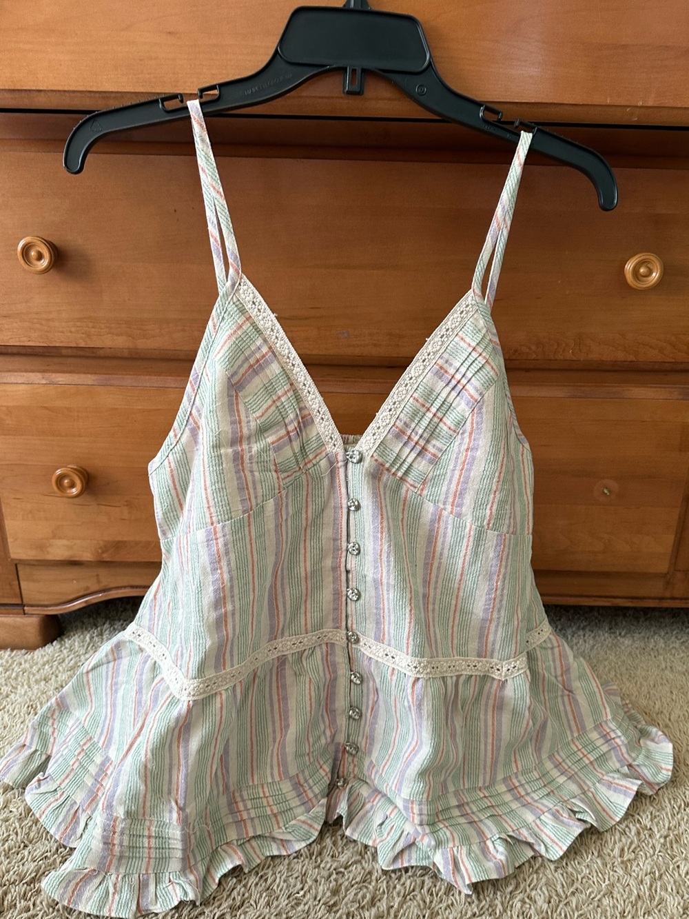 NWOT POL RUFFLE TANK - Picture 3 of 5